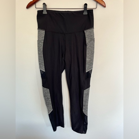 New balance Women's Black and Gray Athletic Pants - Picture 2 of 3